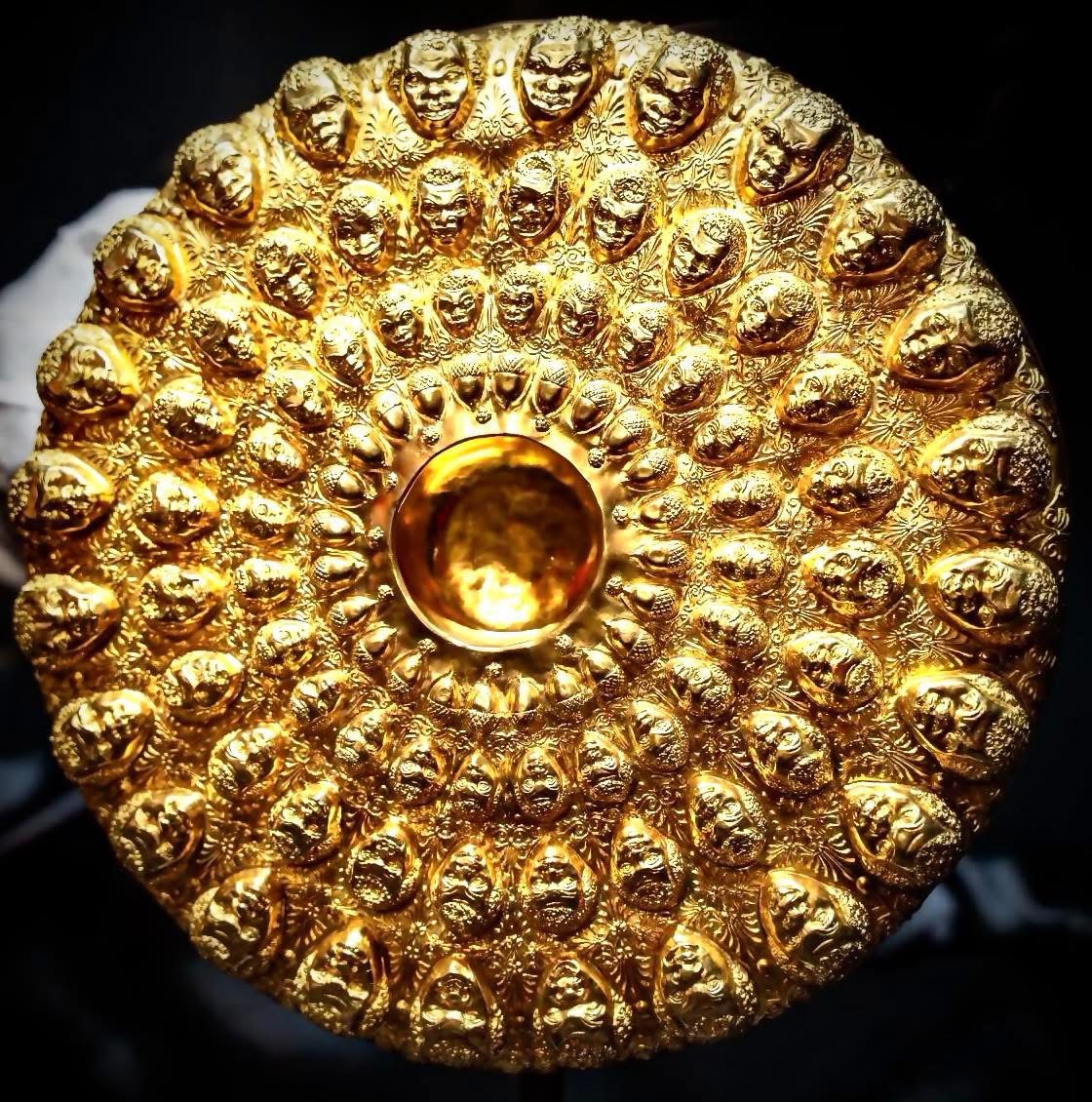 gold phiale